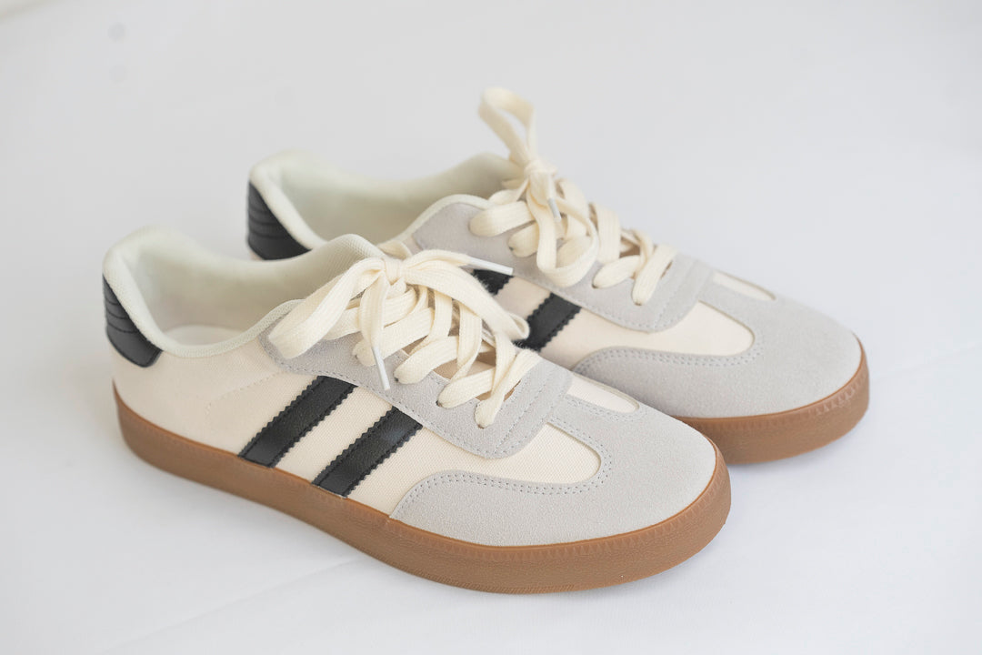 Striped Lace-up Flat Sneakers
