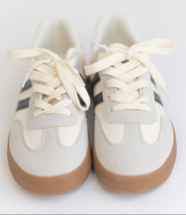 Striped Lace-up Flat Sneakers